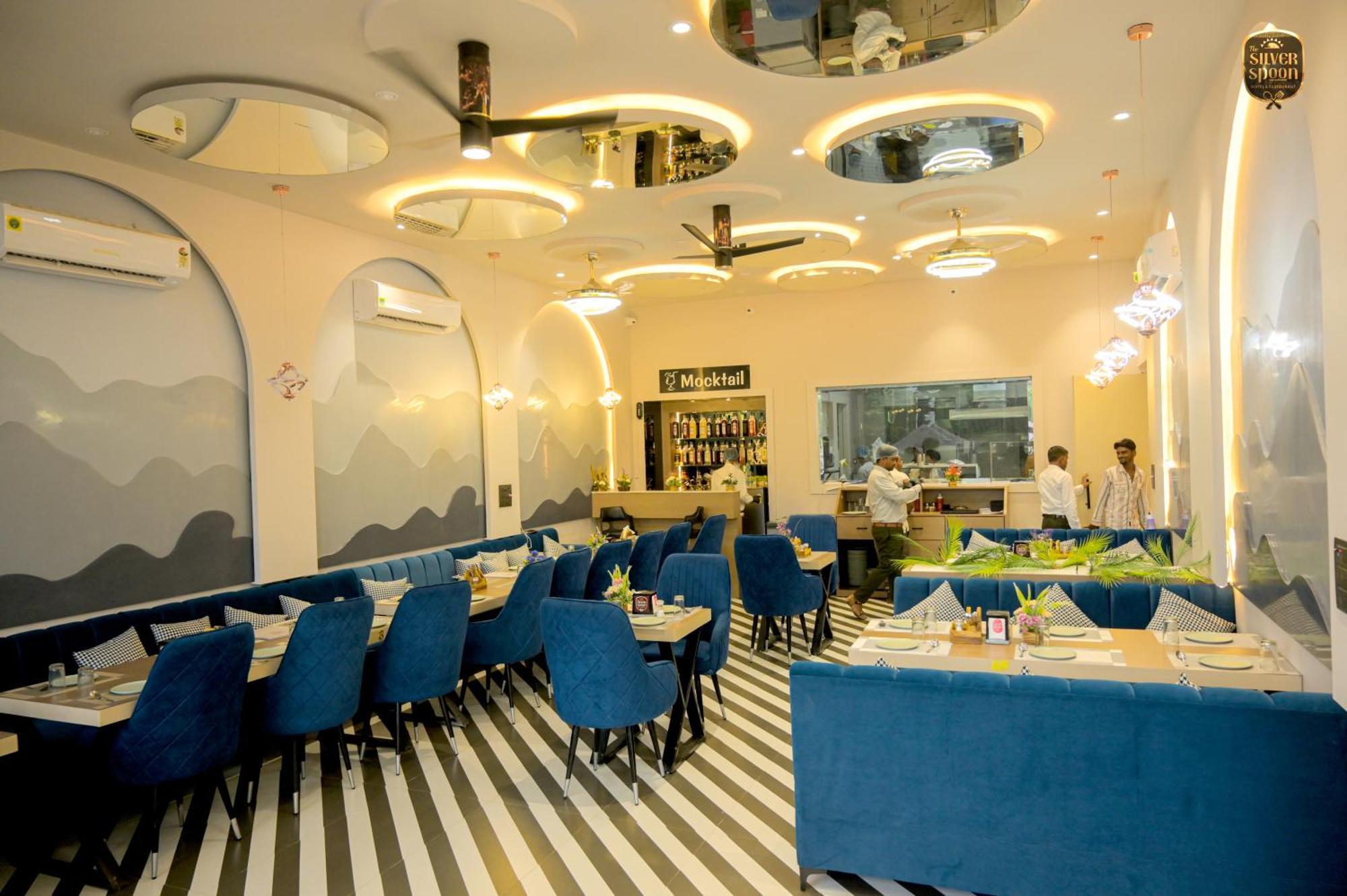 The Silver Spoon Hotel & Restaurant Būndi 외부 사진