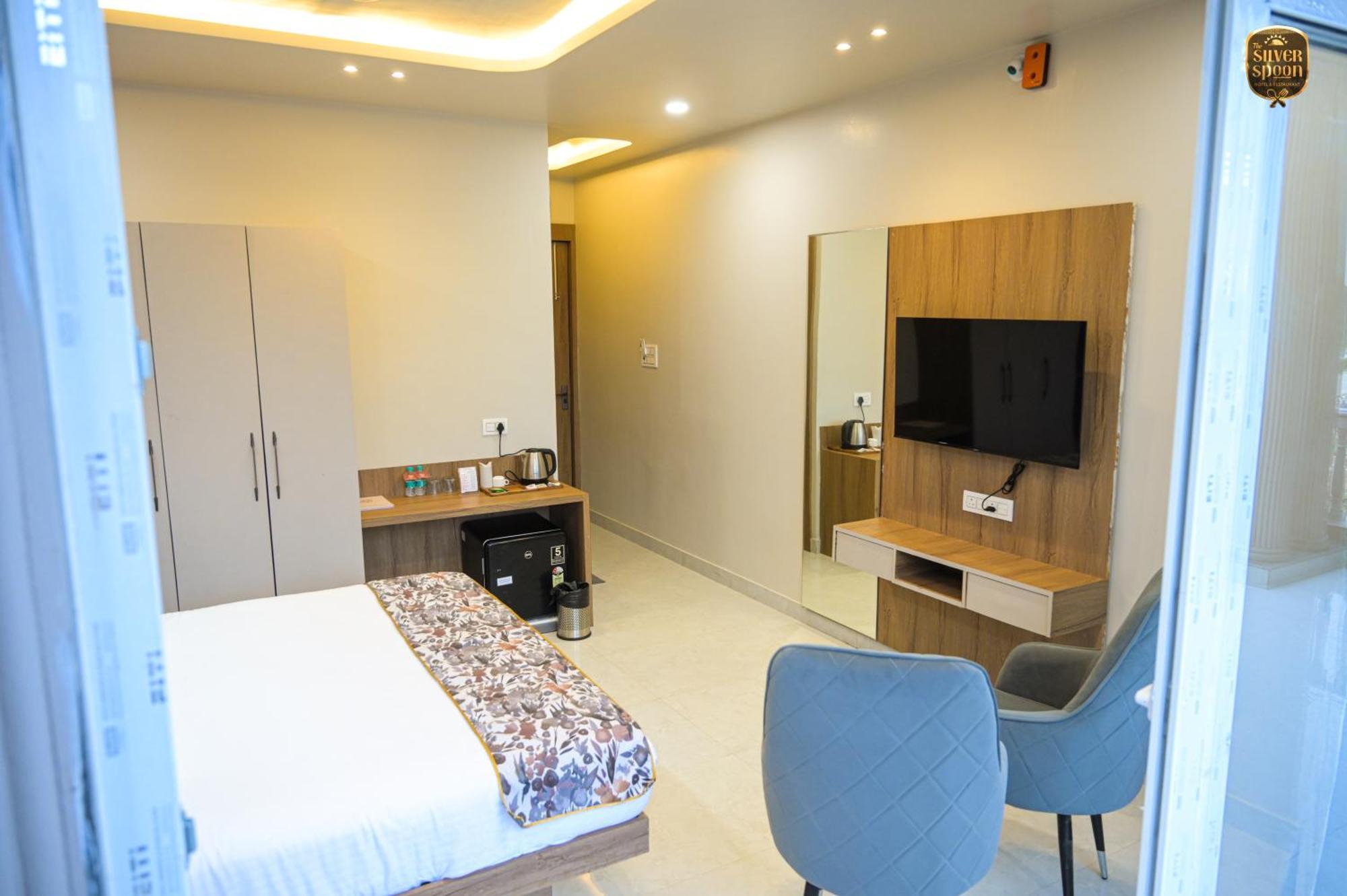 The Silver Spoon Hotel & Restaurant Būndi 외부 사진