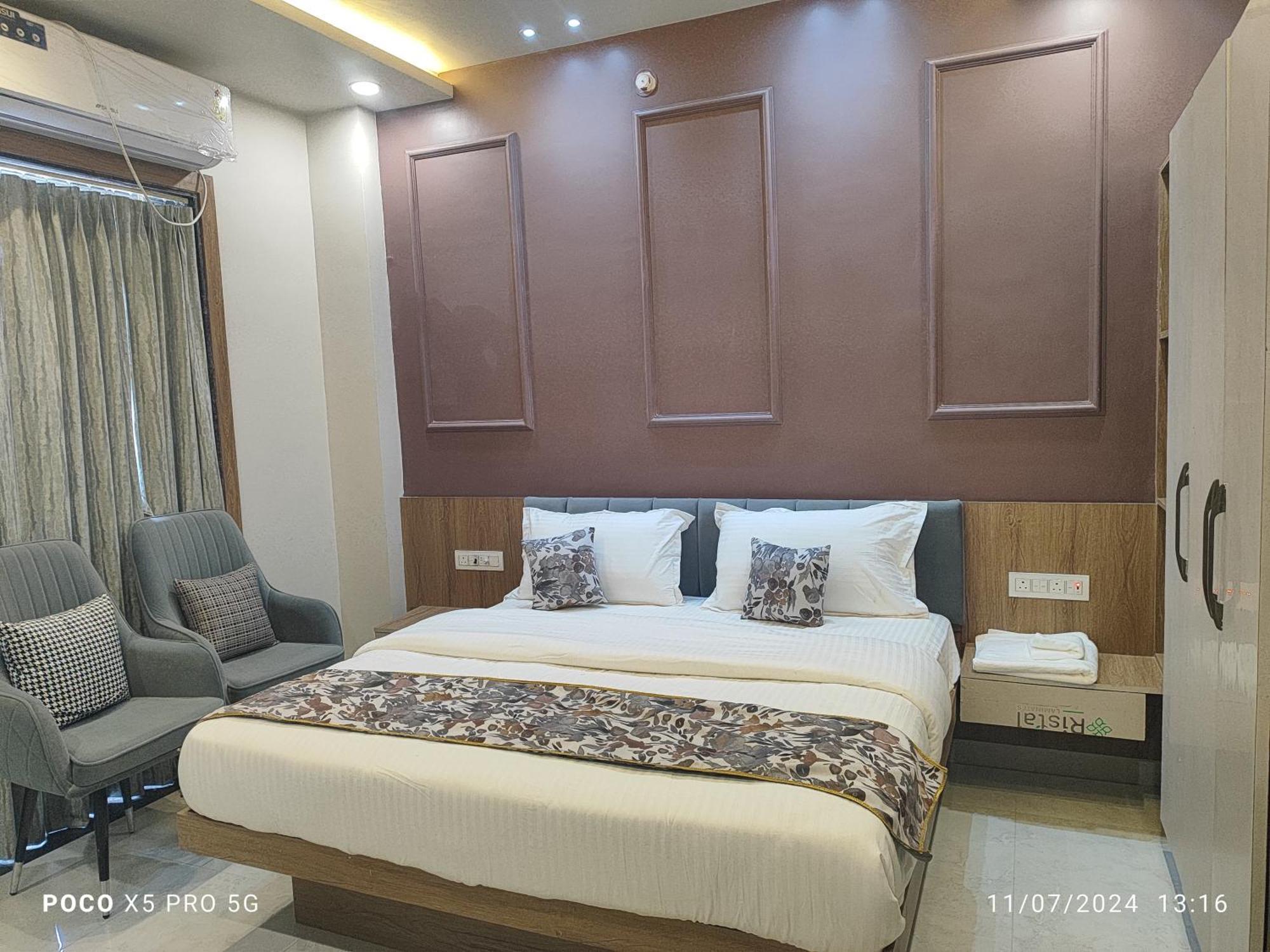 The Silver Spoon Hotel & Restaurant Būndi 외부 사진